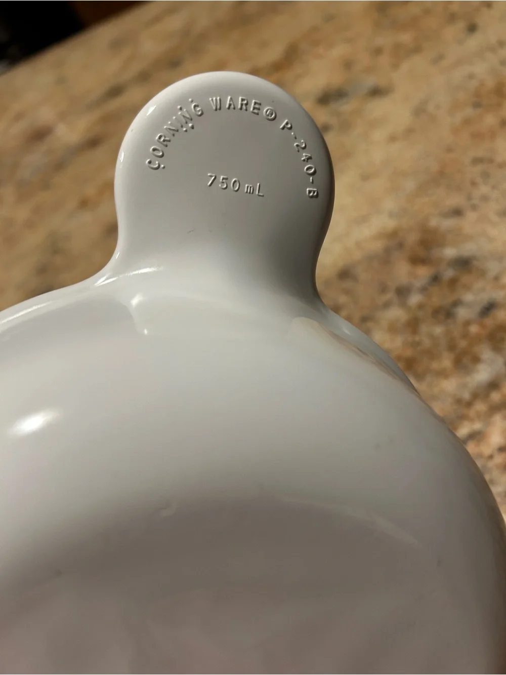 Corning Ware #P-240-B “Grab It” 24oz Bowl in “Frost White” w/Pyrex Lid P-240-C